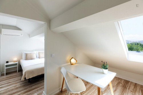 Nice Attic Suite in JR Studios Suites - JR Studios *****