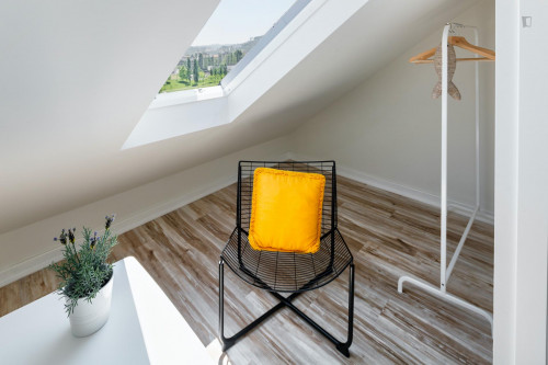 Nice Attic Suite in JR Studios Suites - JR Studios *****