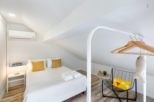 Nice Attic Suite in JR Studios & Suites