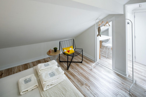 Nice Attic Suite in JR Studios & Suites