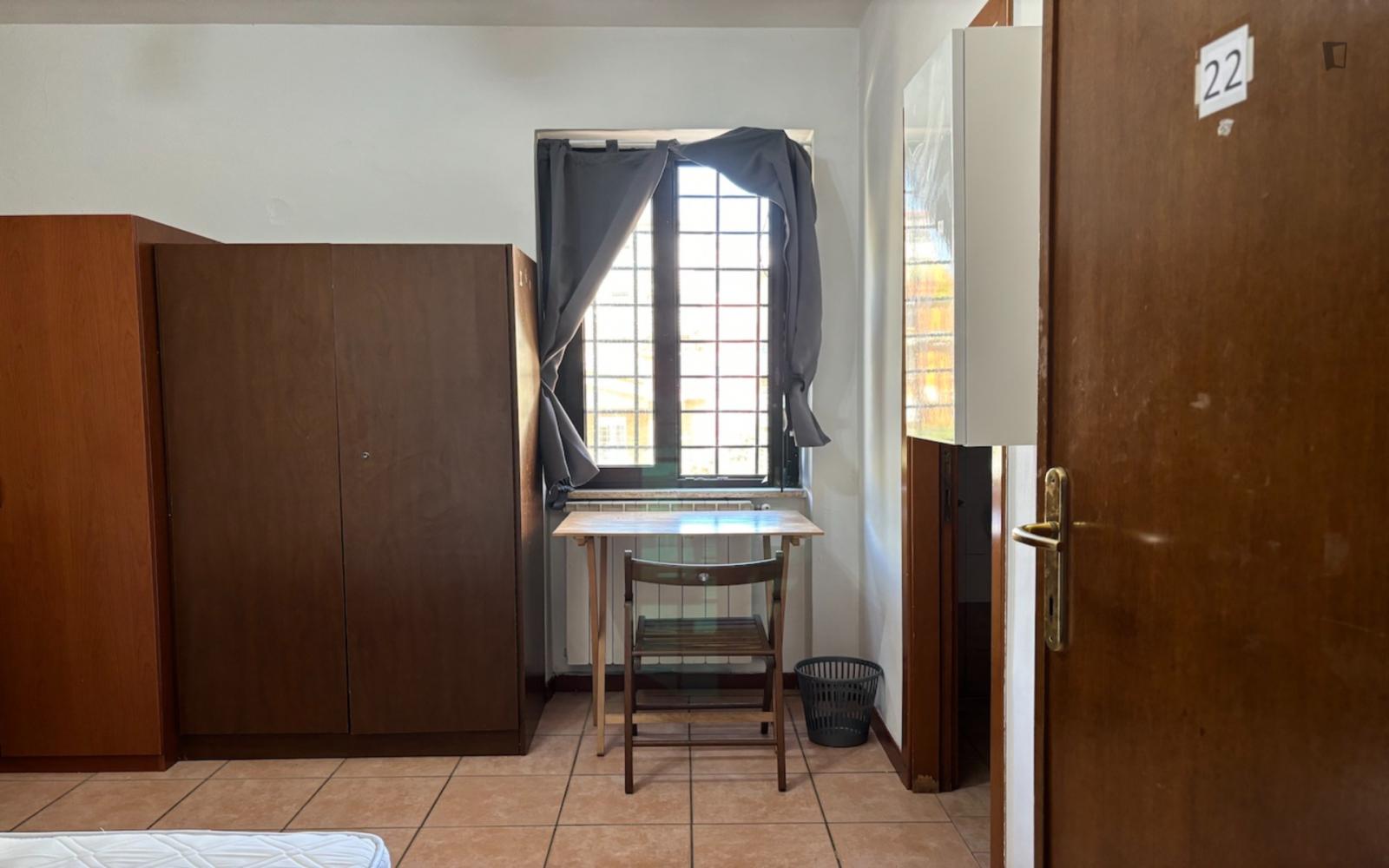 Pleasant Single Ensuite Bedroom Near Parco Piazza Puricelli - Pleasant single ensuite bedroom near Parco Piazza Puricelli - Gallery - 1