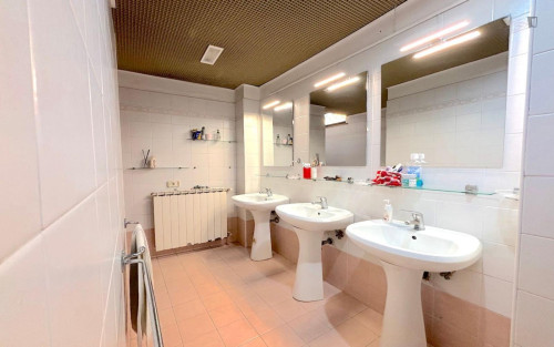 Inviting single bedroom with private bathroom near Parco Piazza Puricelli