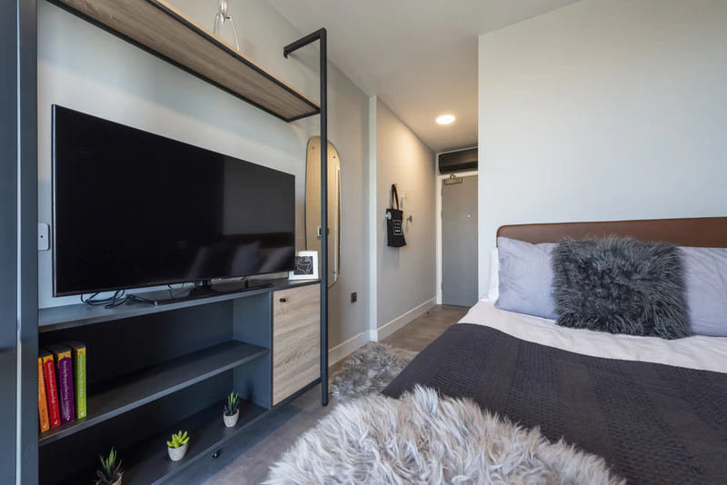 Classic En-Suite - The Vantage - Gallery - 3