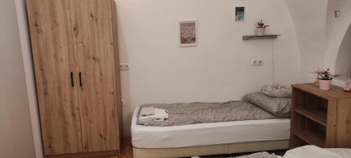 Modern 2 Bedroom Apartment close to Oktogon Metro - Gallery - 13