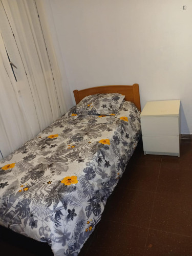 Single bedroom well connected to the city center