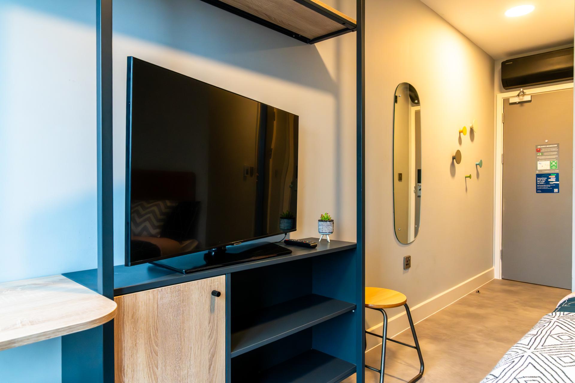  Classic Ensuite (Courtyard Facing)  -  Guilden Village Stoke Park  - Gallery -  2