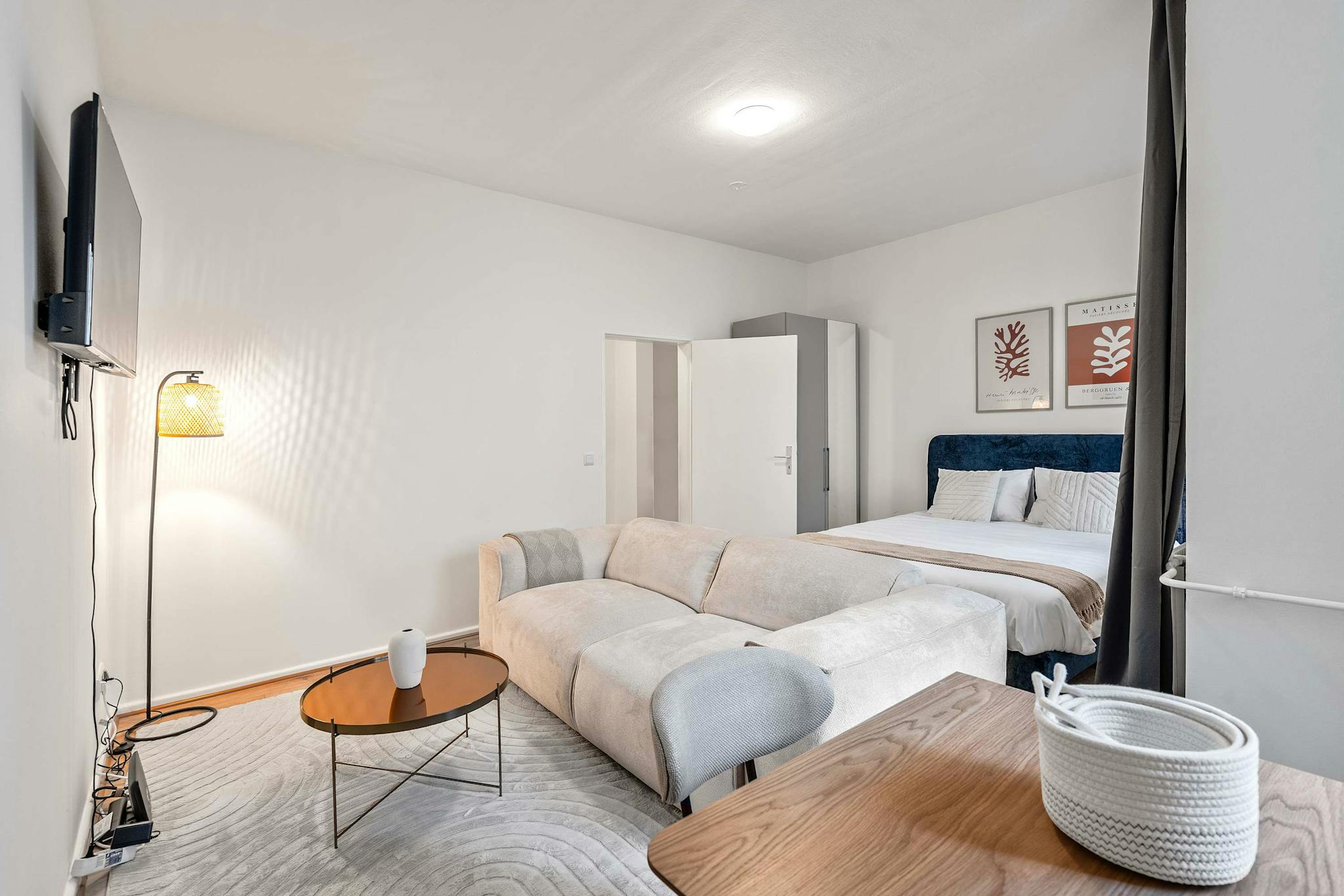  Entire Place  -  Neuchateller Straße, Berlin  - Gallery -  1