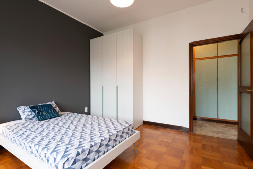 Huge Bright Room - V.le B. d'Este 30 - Room 4