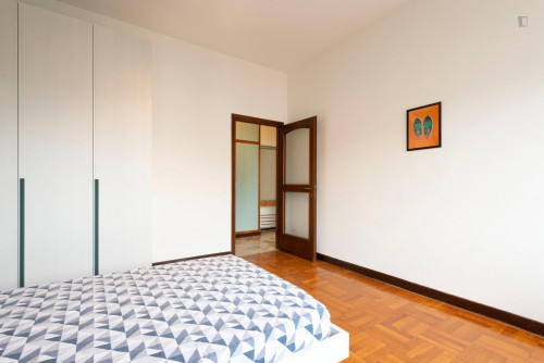 Huge Bright Room - V.le B. d'Este 30 - Room 4  - Gallery -  5