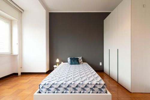 Huge Bright Room - V.le B. d'Este 30 - Room 4