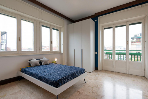 Huge Bright Room with AC and balcony - Viale B. d'Este 30 - Room 3
