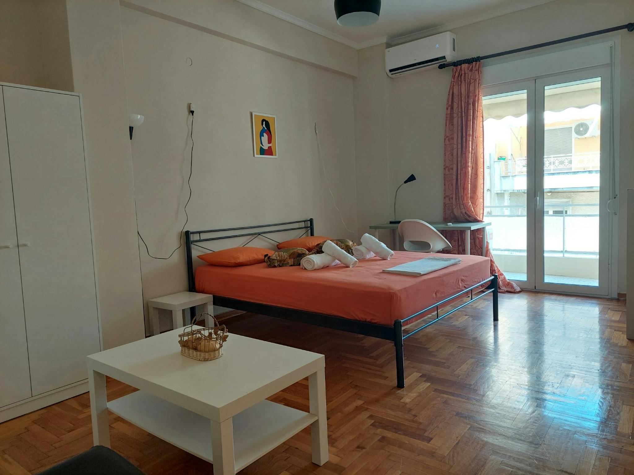 Entire Place - Pipinou, Athens - Gallery - 1