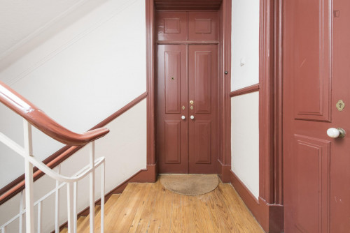 Cool single bedroom in Saldanha, next to Instituto Superior Técnico