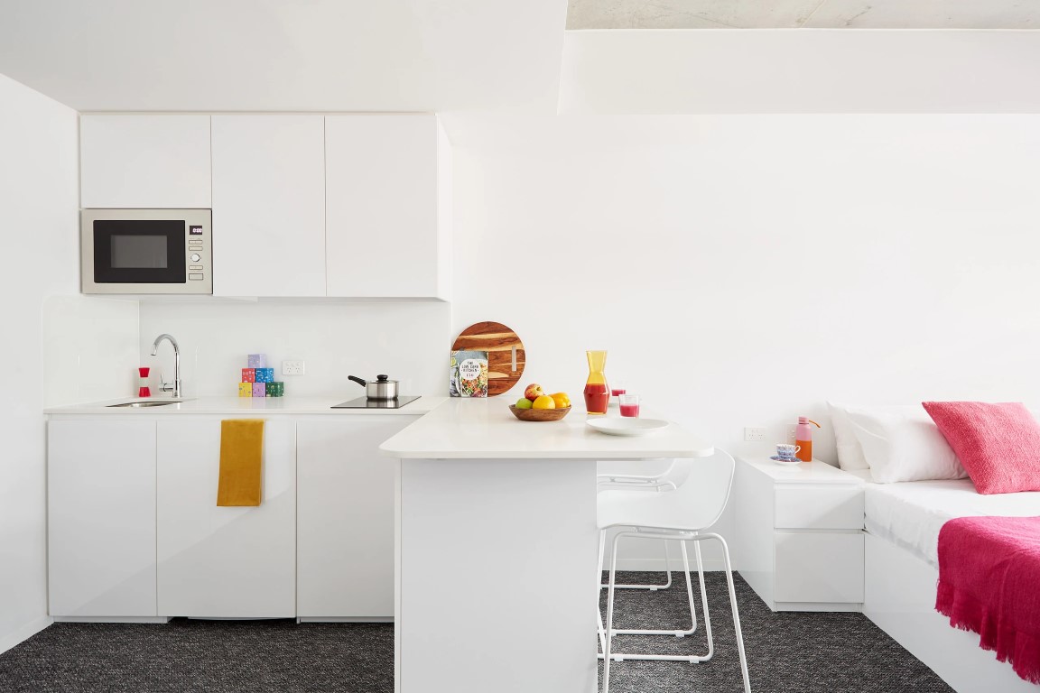 Queen Bed Apartment, Standard View - Scape Carlton - Gallery - 2