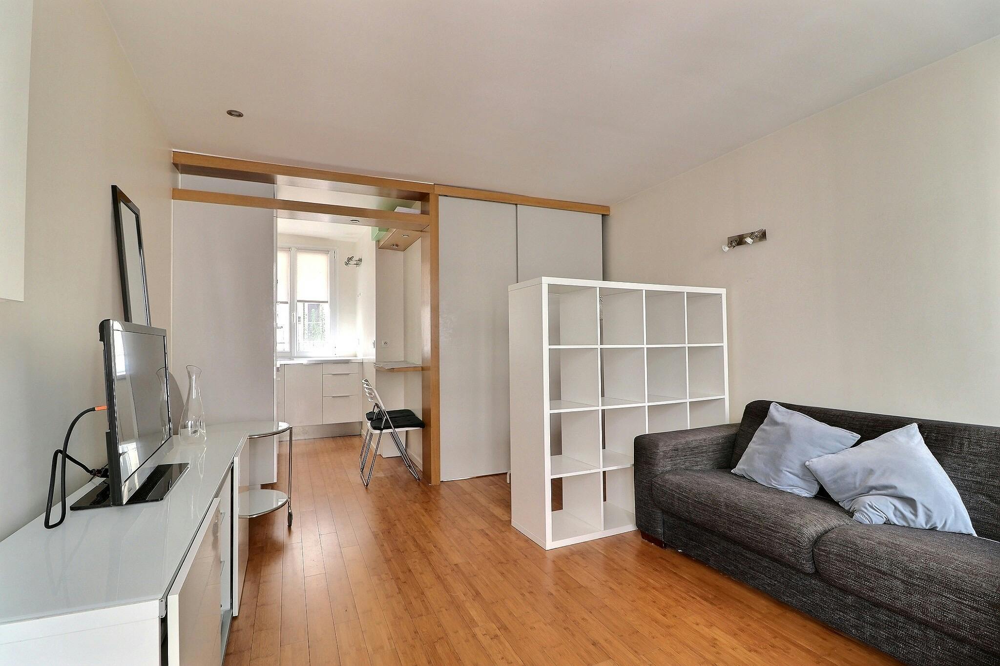 Entire Place - Rue de Lancry, Paris - Gallery - 1