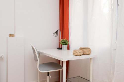 Bright double bedroom in Tetuan