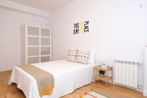 Bright double bedroom in Tetuan