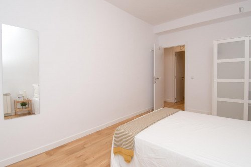 Bright double bedroom in Tetuan