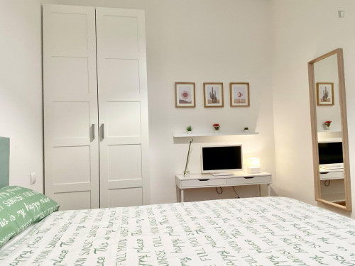 Single bedroom, with balcony, in 5-bedroom apartment - Gallery - 89
