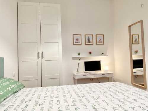 Single bedroom, with balcony, in 5-bedroom apartment - Gallery - 7