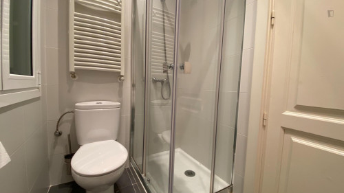Single bedroom, with balcony, in 5-bedroom apartment - Gallery - 49
