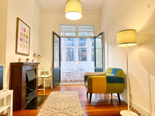 Single bedroom, with balcony, in 5-bedroom apartment - Gallery - 78