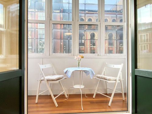 Single bedroom, with balcony, in 5-bedroom apartment - Gallery - 77