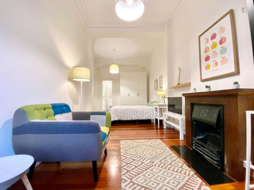 Single bedroom, with balcony, in 5-bedroom apartment - Gallery - 74