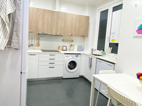 Single bedroom, with balcony, in 5-bedroom apartment - Gallery - 42