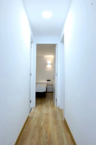 Inviting and homely 3-bedroom flat near the Clot metro station