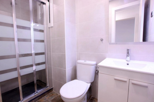 Inviting and homely 3-bedroom flat near the Clot metro station - Gallery - 14