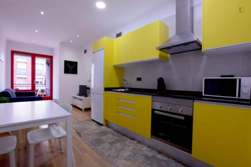 Inviting and homely 3-bedroom flat near the Clot metro station - Gallery - 16