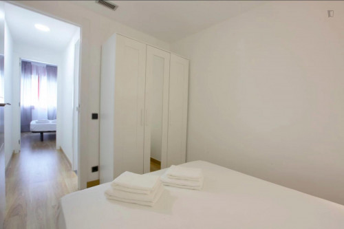 Inviting and homely 3-bedroom flat near the Clot metro station - Gallery - 10