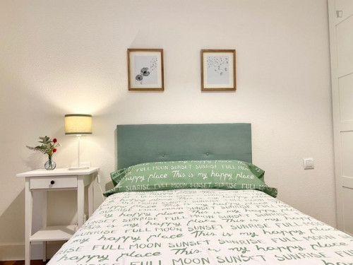 Double bedroom, with private bathroom and balcony, in 5-bedroom apartment - Gallery - 141