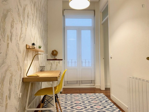 Double bedroom, with private bathroom and balcony, in 5-bedroom apartment - Gallery - 138