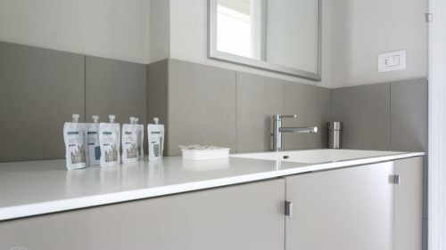 Stunning 2 bedroom flat in City Life - Gallery - 7