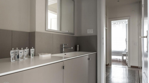 Stunning 2 bedroom flat in City Life - Gallery - 8