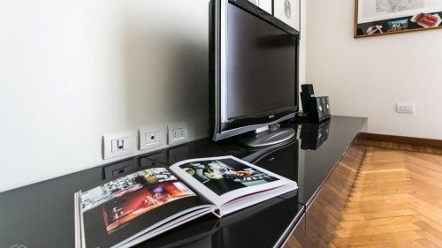 Stunning 2 bedroom flat in City Life - Gallery - 18