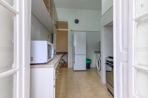 Pleasant 3-bedroom apartment near Anjos metro station - Gallery - 5