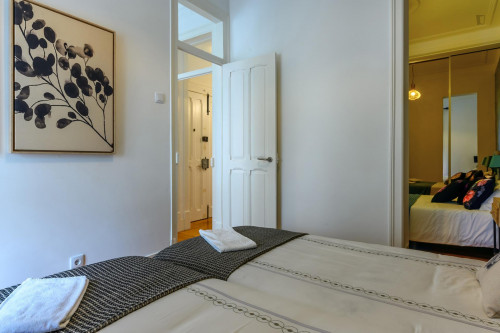 Pleasant 3-bedroom apartment near Anjos metro station - Gallery - 17
