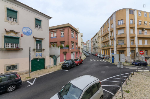 Pleasant 3-bedroom apartment near Anjos metro station - Gallery - 23