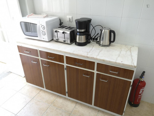 Pleasant 3-bedroom apartment near Anjos metro station - Gallery - 33