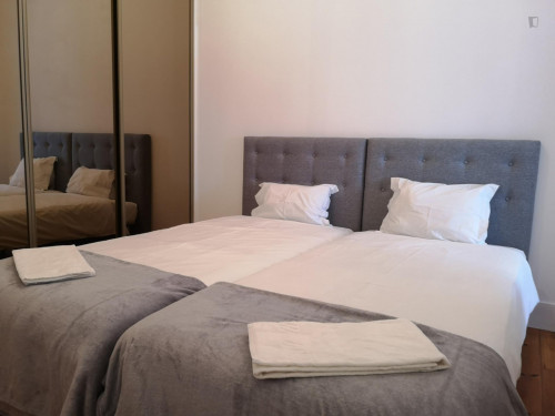 Pleasant 3-bedroom apartment near Anjos metro station - Gallery - 38