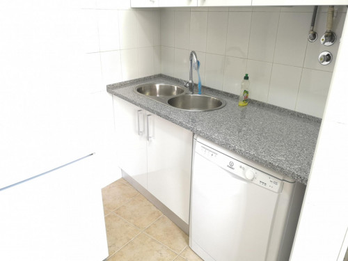 Pleasant 3-bedroom apartment near Anjos metro station - Gallery - 32