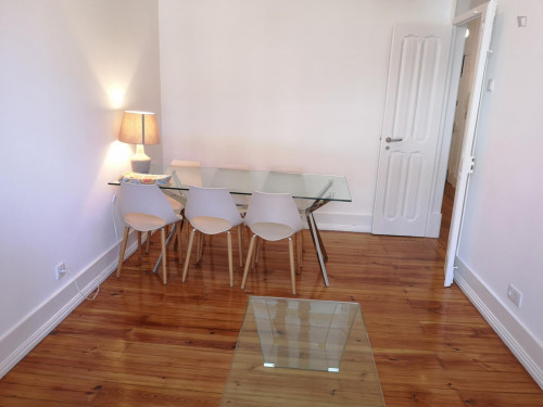 Pleasant 3-bedroom apartment near Anjos metro station - Gallery - 29