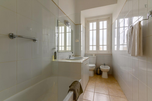 Pleasant 3-bedroom apartment near Anjos metro station