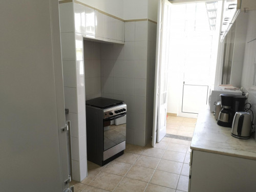 Pleasant 3-bedroom apartment near Anjos metro station - Gallery - 31