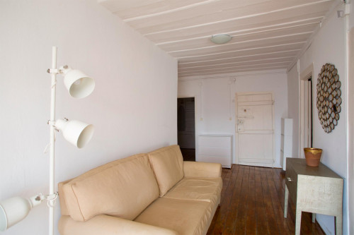 Cosy single bedroom near Miradouro de Santa Catarina  - Gallery -  5