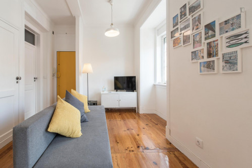 2-Bedroom apartment near Martim Moniz metro station