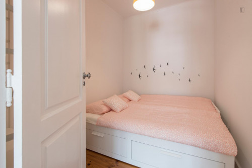 2-Bedroom apartment near Martim Moniz metro station - Gallery - 10